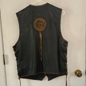 3B West by Tansmith black leather vest suede lacing buffalo medallion Size XXL
